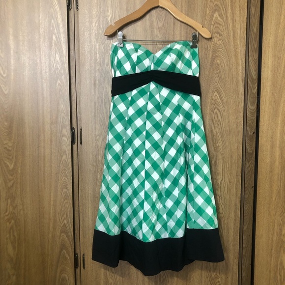 Odille Dresses & Skirts - Odille Anthropologie Green and White Strapless Dress